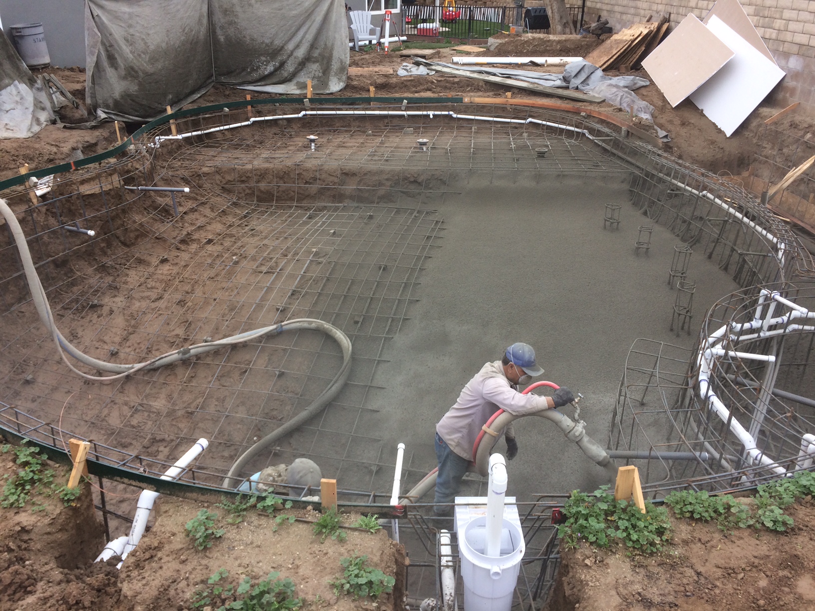 Gunite – our pool actually is starting to look like a pool