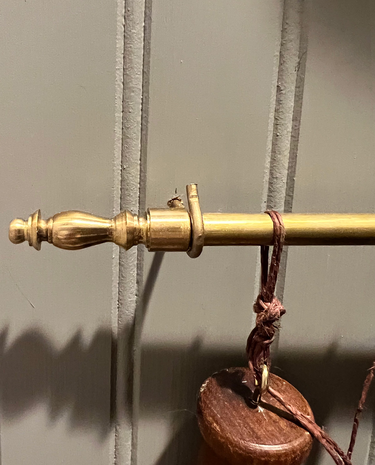 How to Use Rub-n-Buff to Make a Brass Lamp Look like Expensive Bronze